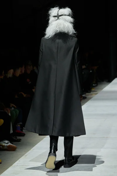Look 97